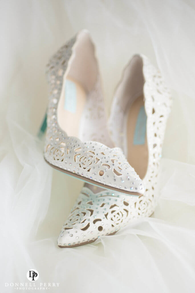 wedding in ivory and white